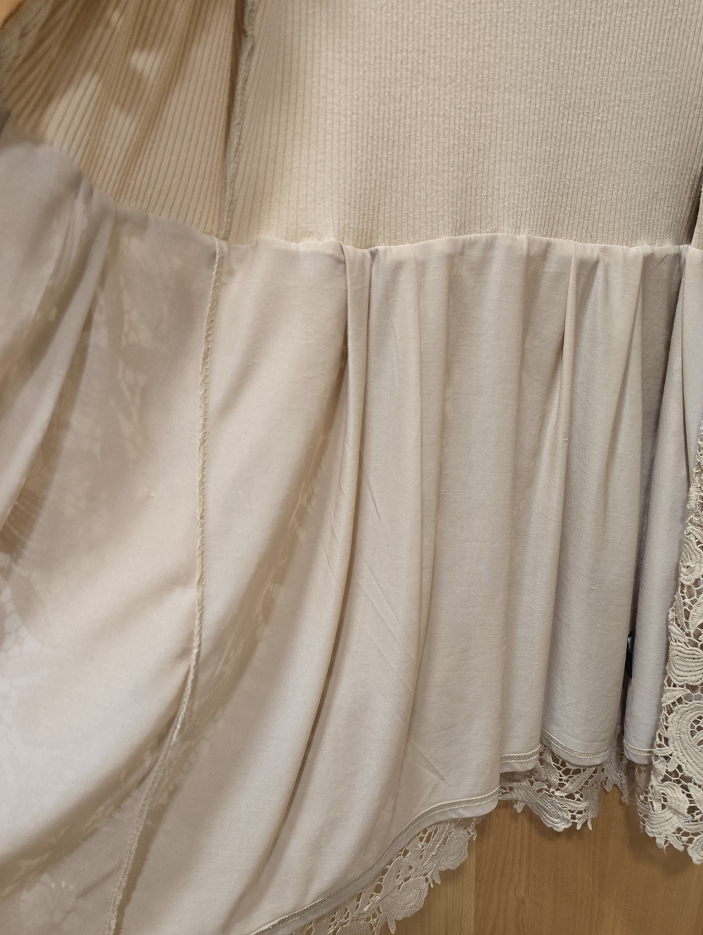 PRETTY ANGEL Beige Ruffle and Lace Accent Long Duster Vest - Picture 5 of 9